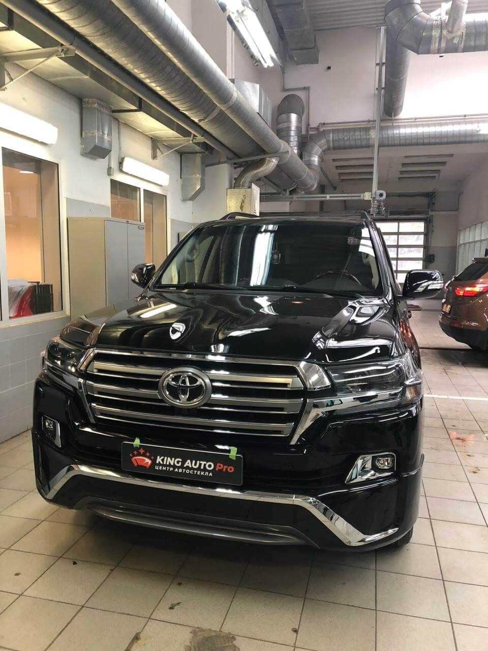 Toyota Land Cruiser 200 у KING AUTO Pro