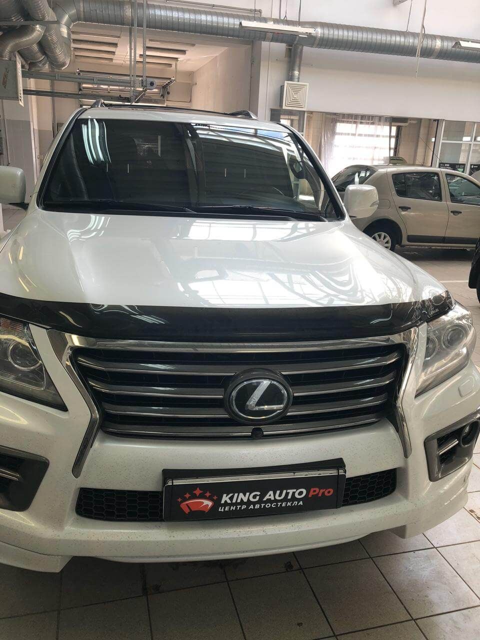 Lexus LX после замены лобового стекла